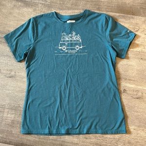 Columbia Women’s Medium T Shirt